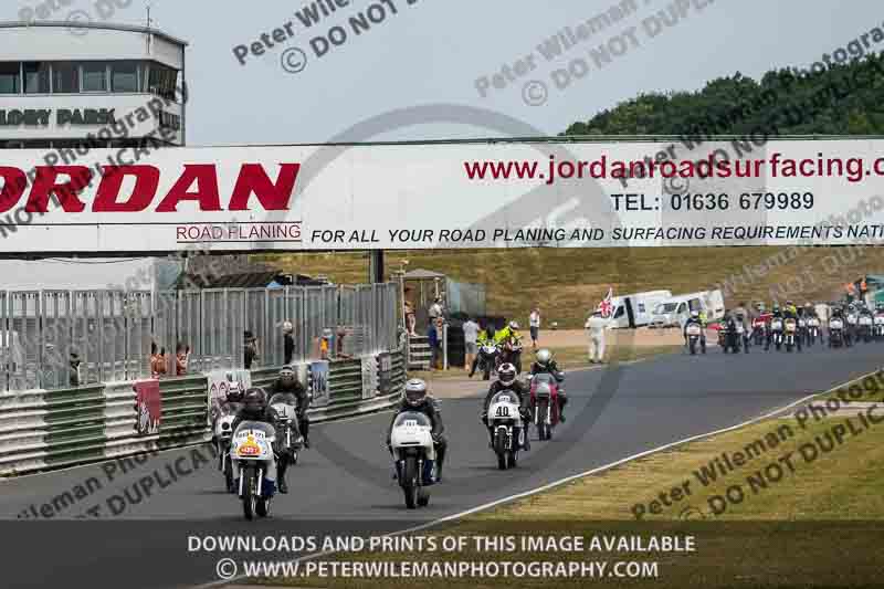 Vintage motorcycle club;eventdigitalimages;mallory park;mallory park trackday photographs;no limits trackdays;peter wileman photography;trackday digital images;trackday photos;vmcc festival 1000 bikes photographs